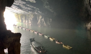 DARK CAVE - PHONG NHA CAVE 1 DAY TRIP