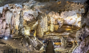 PARADISE CAVE - PHONG NHA CAVE 1 DAY TRIP